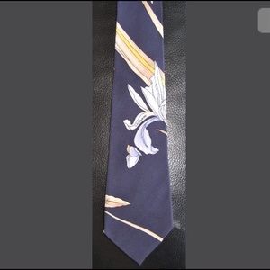 VINTAGE 1970s LEONARD PARIS SILK TIE NAVY BLUE TAN IRIS FLOWER FLORAL CLASSIC